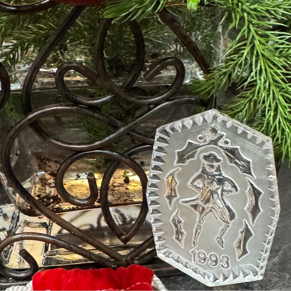 Waterford Crystal 1993 ornament - Picture 3 of 11